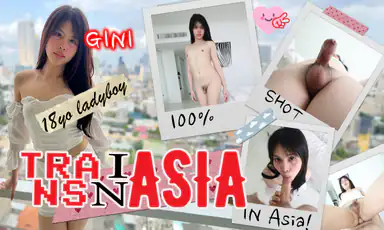 La Studentessa Ladyboy Super Eccitante è Curiosa del Porno